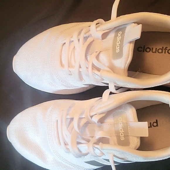 Adidas shoes - Picture 3 of 4